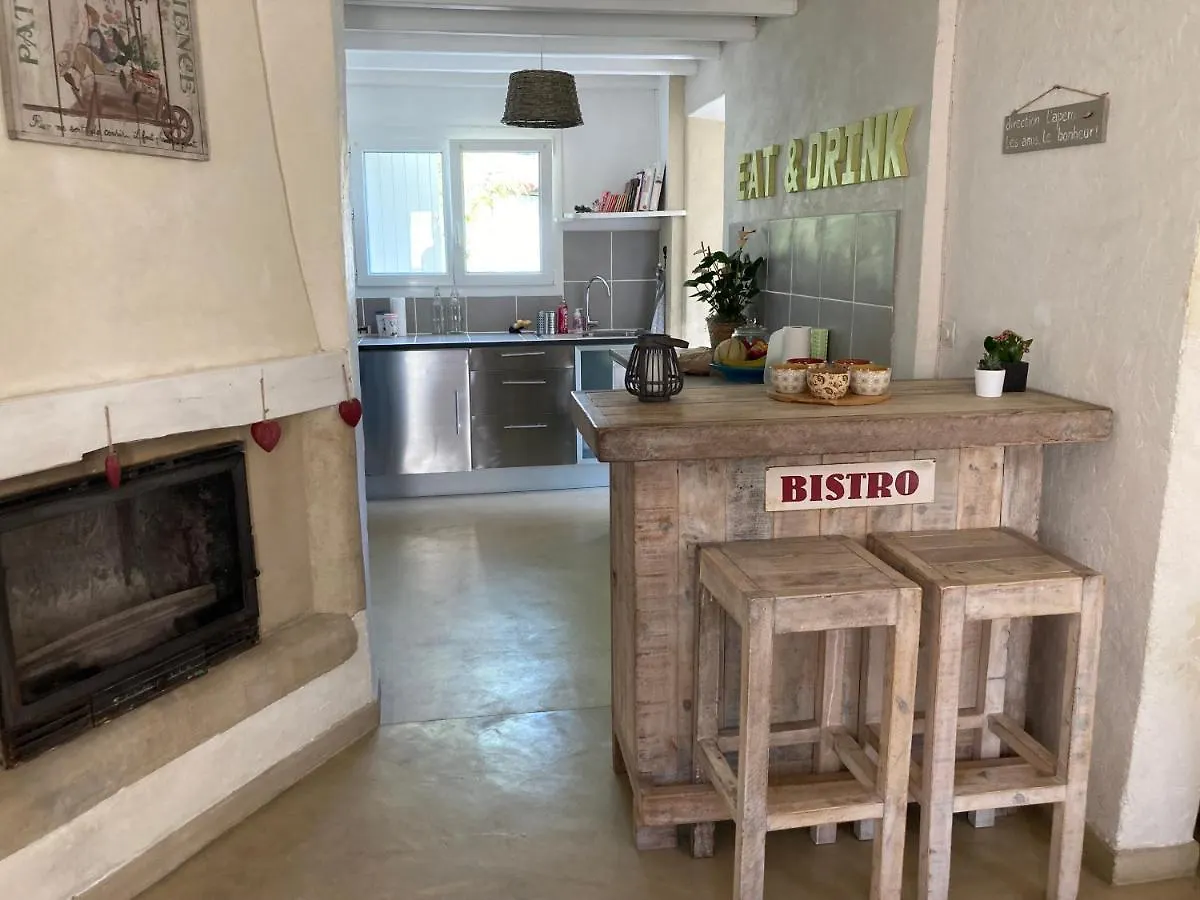 Maison Ensoleillee Au Milieu Des Pins Entre Marseille Et Cassis
